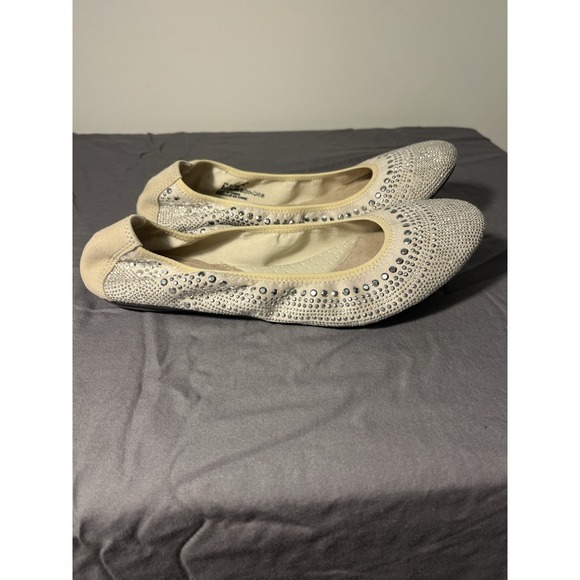 Women's 9 Hush Puppies Chaste ballet flats cream silver studded Bedazzled Boho - Picture 3 of 7
